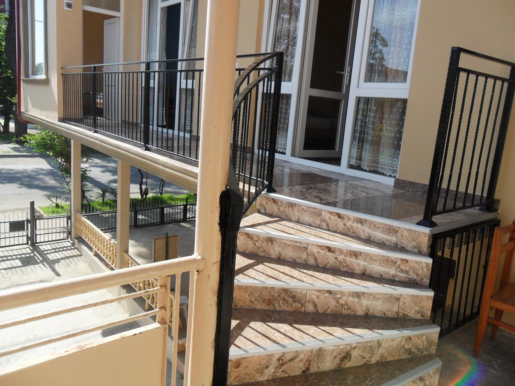 Guest House Nika Kobuleti Exterior foto