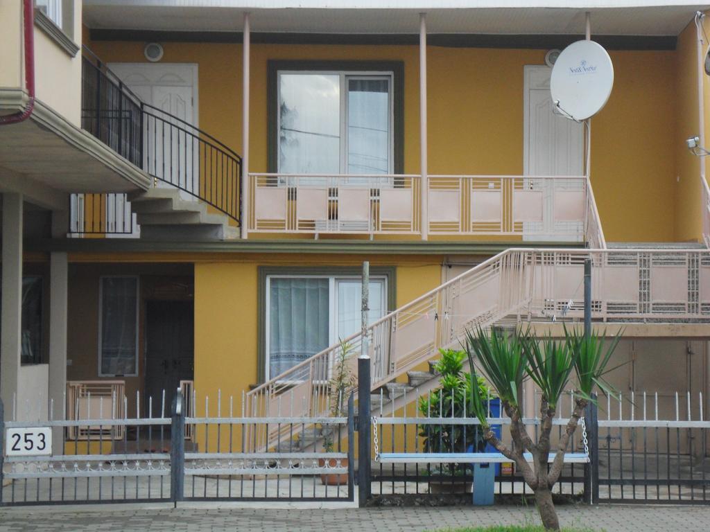 Guest House Nika Kobuleti Exterior foto